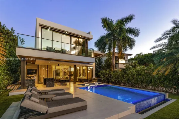 $16,900,000 | 342 S Parkway, Golden Beach, FL 33160