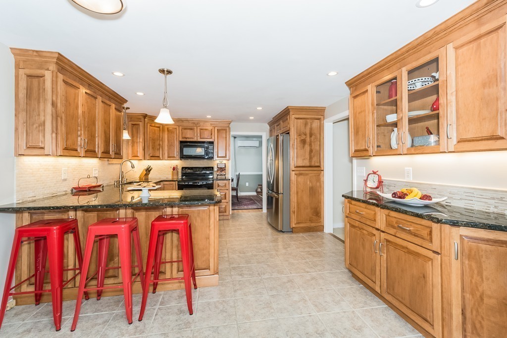 26 Wiles Farm Road Northborough, MA 01532 - Photo 9 of 30 Gallery Image 9
