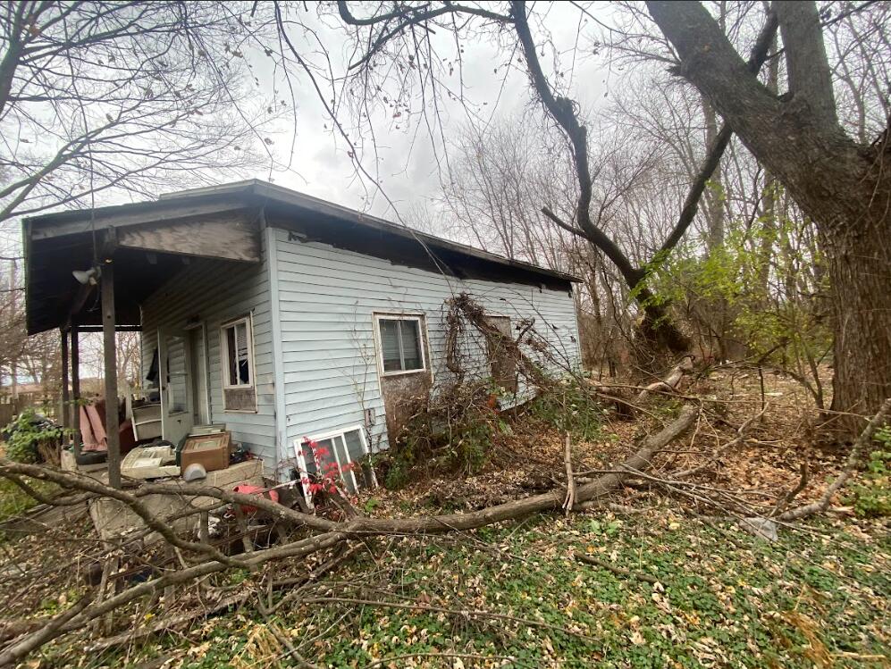212 Oak Street La Porte, IN 46350 - Photo 2 of 16 997x749