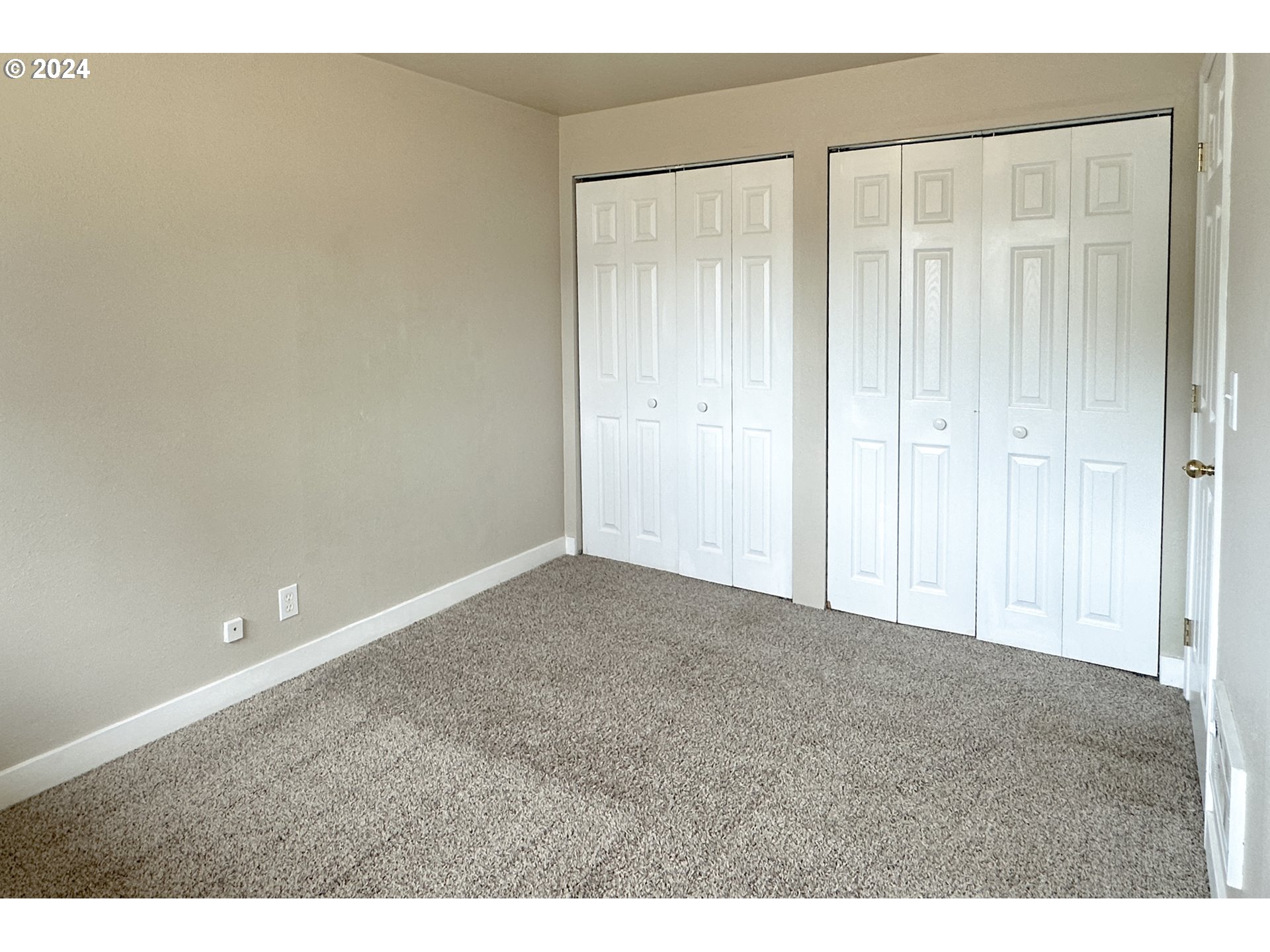 1035 7th Street Florence, OR 97439 - Photo 11 of 29 Bedroom