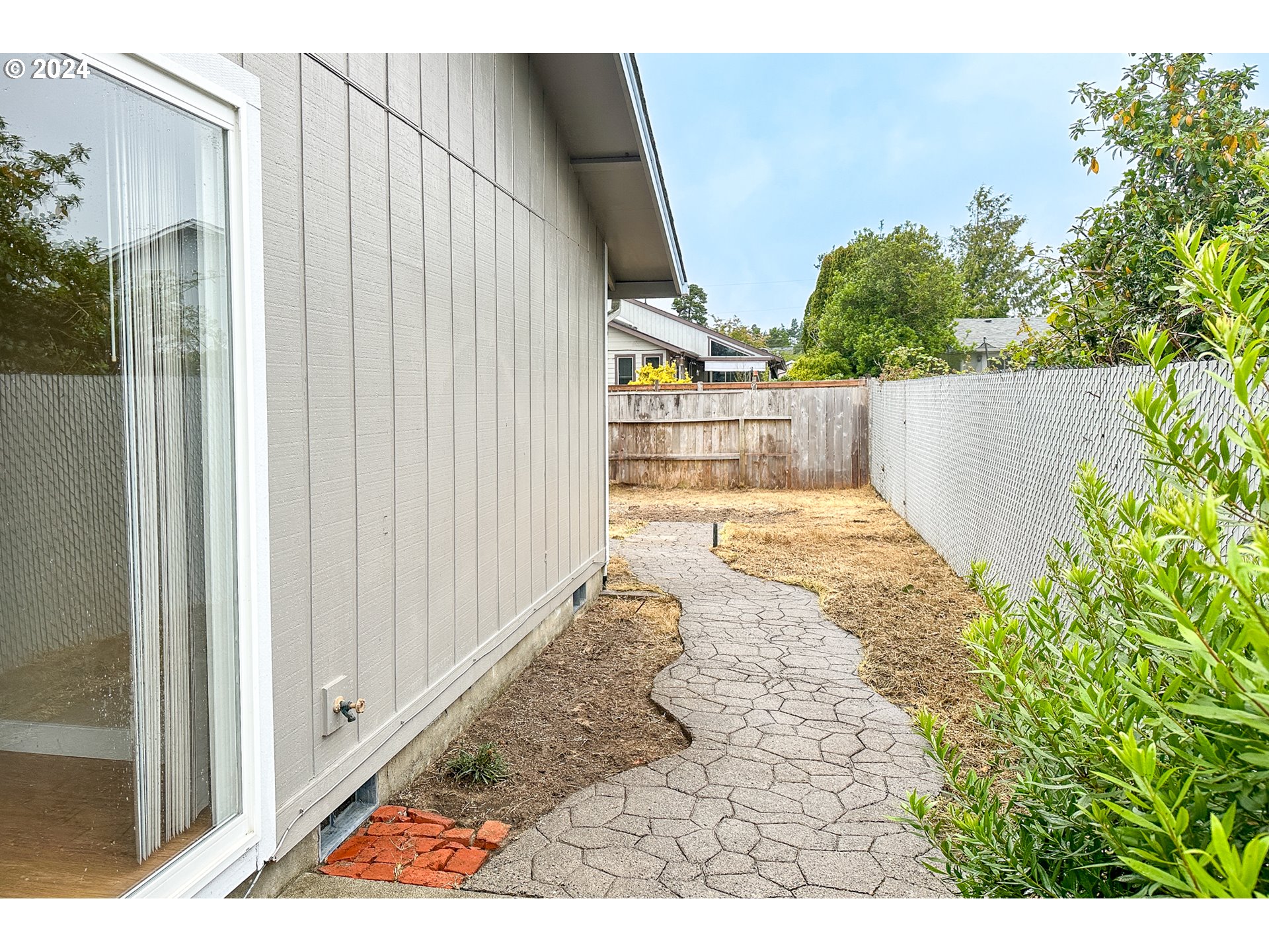 1035 7th Street Florence, OR 97439 - Photo 22 of 29 Gallery Image 22