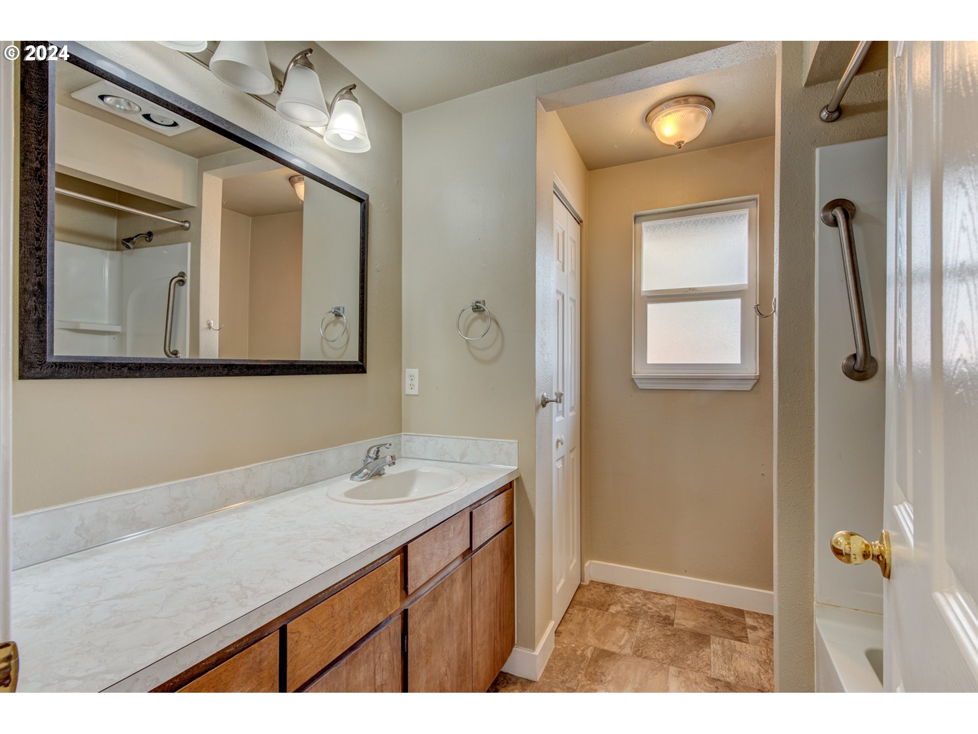 1035 7th Street Florence, OR 97439 - Photo 9 of 29 Gallery Image 9