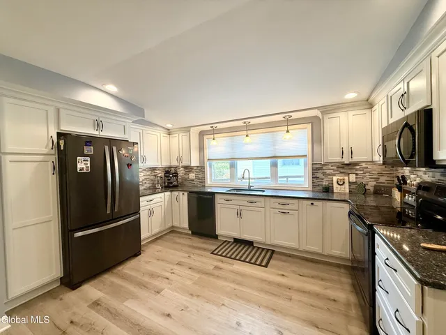 $295,000 | 19 Orchard Street, Bethlehem, NY 12054