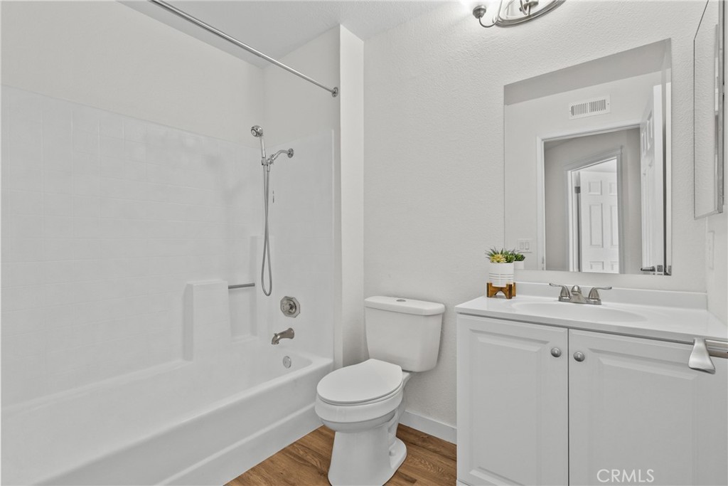 25511 Schubert Circle, Unit 142B Stevenson Ranch, CA 91381 - Photo 30 of 47 Upstairs Hall Bathroom