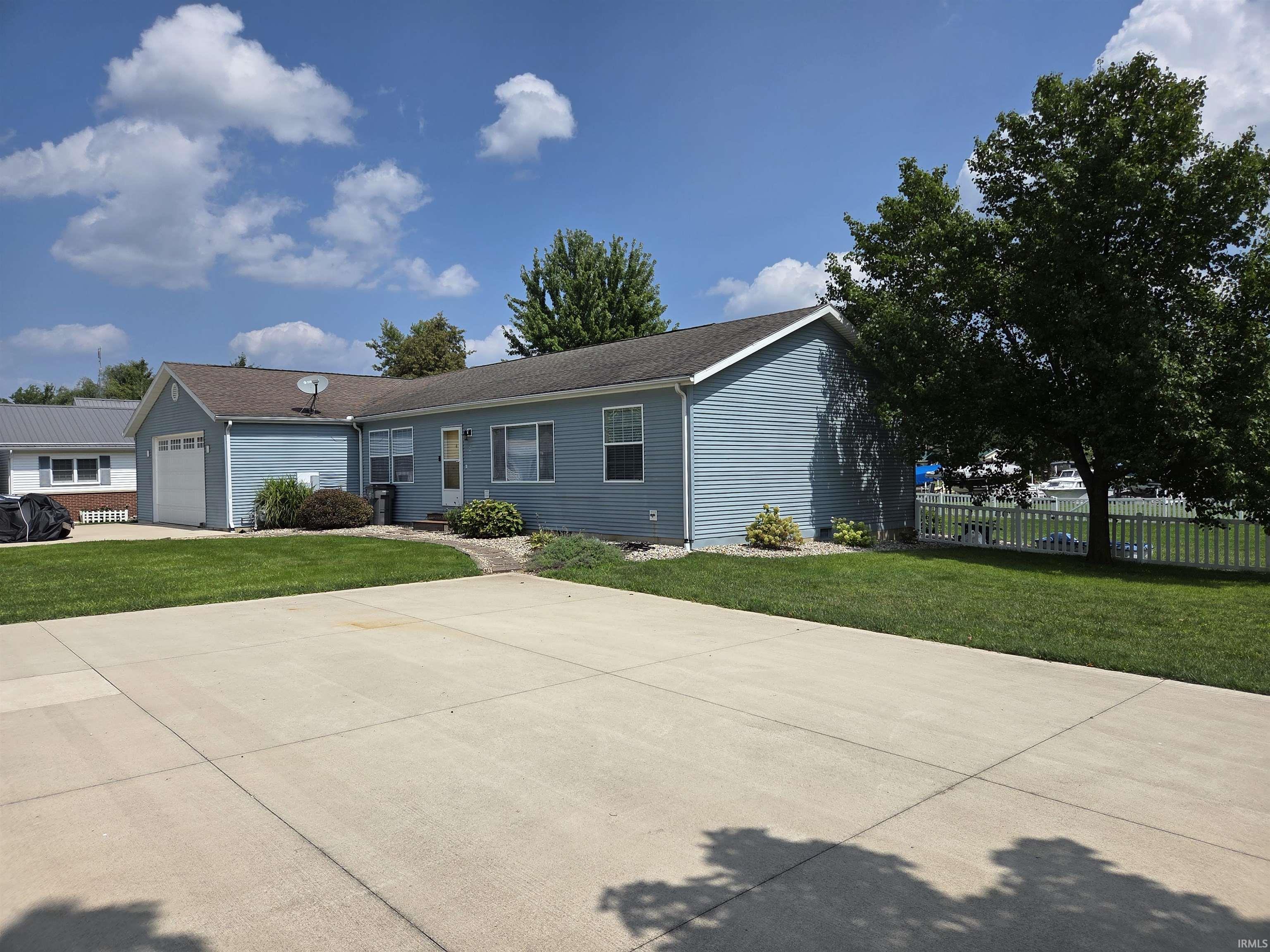 9828 Lincoln Road Syracuse, IN 46567 - Photo 33 of 34 Gallery Image 33