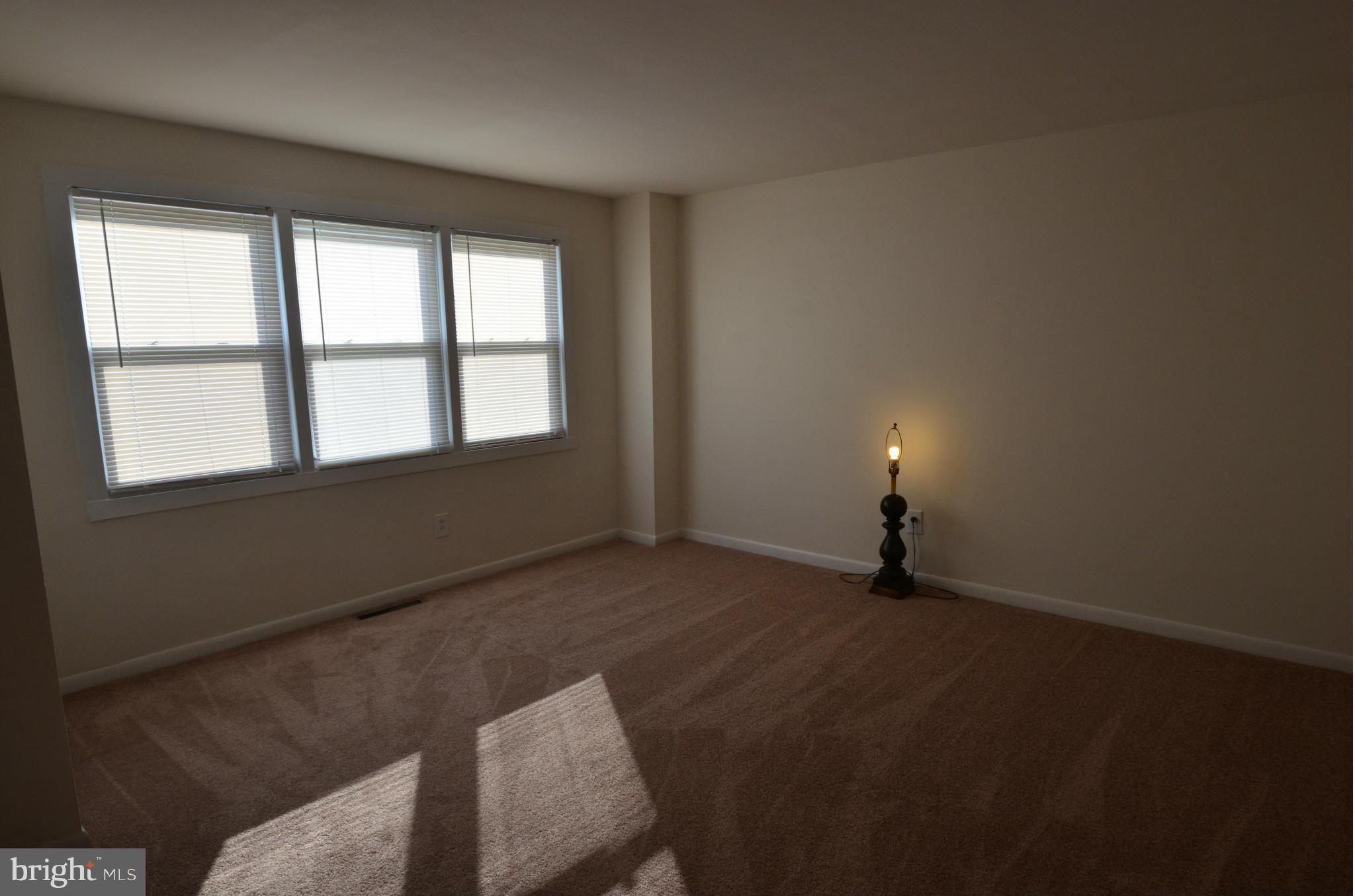 1724 Melbourne Road Baltimore, MD 21222 - Photo 17 of 23 Living Room