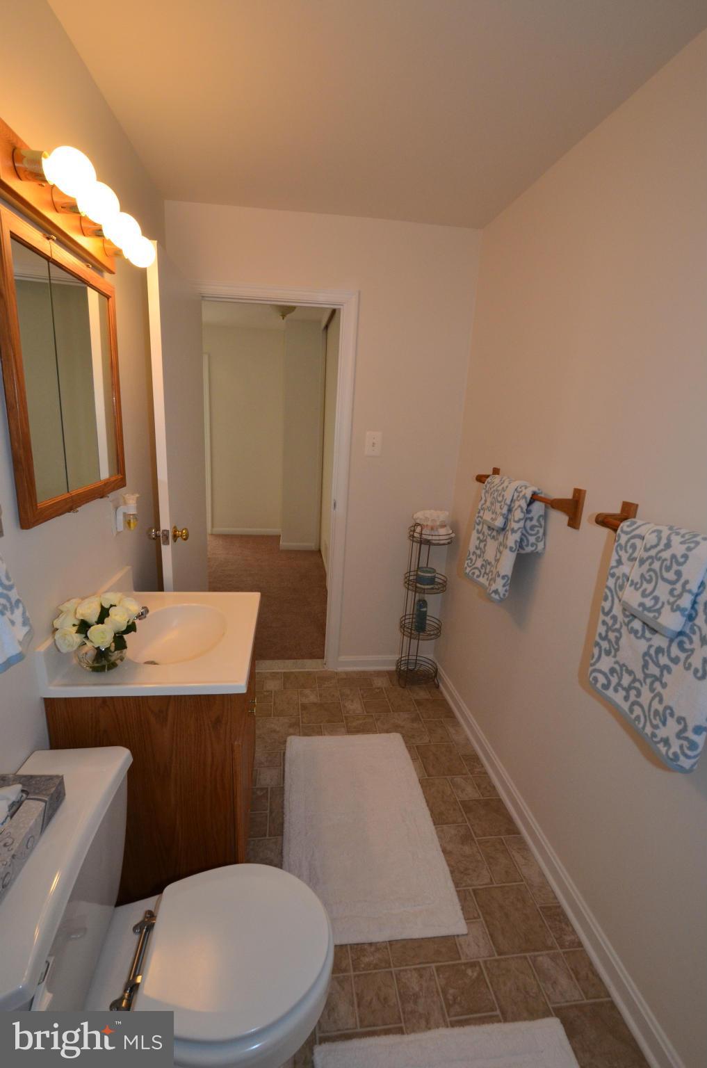1724 Melbourne Road Baltimore, MD 21222 - Photo 18 of 23 Bath
