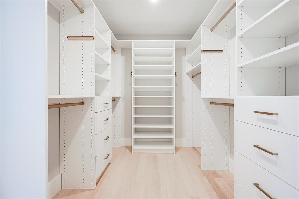 23 Pilgrim Road Wellesley, MA 02481 - Photo 15 of 30