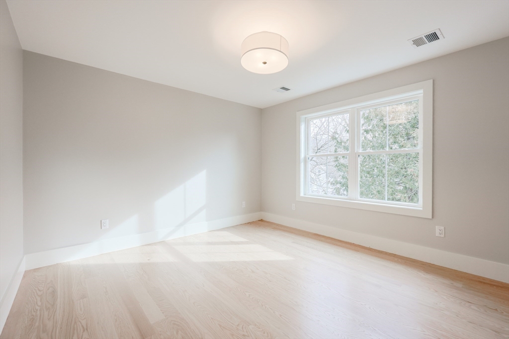 23 Pilgrim Road Wellesley, MA 02481 - Photo 19 of 30