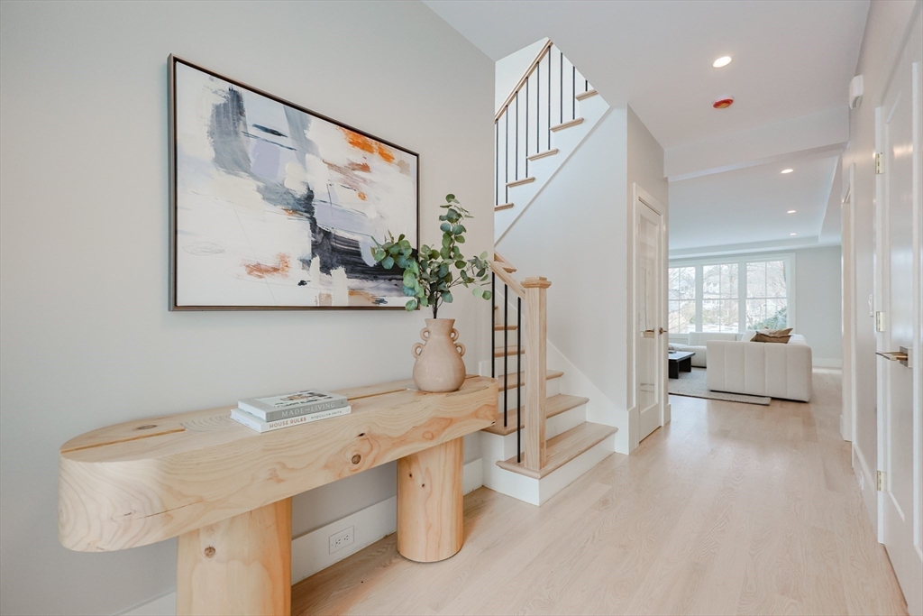 23 Pilgrim Road Wellesley, MA 02481 - Photo 2 of 30