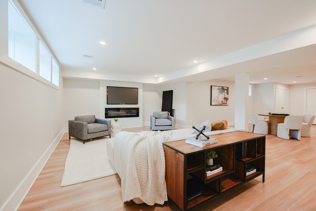 23 Pilgrim Road Wellesley, MA 02481 - Photo 25 of 30