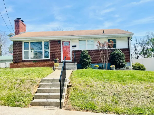 $249,900 | 703 North Street, Bedford, VA 24523