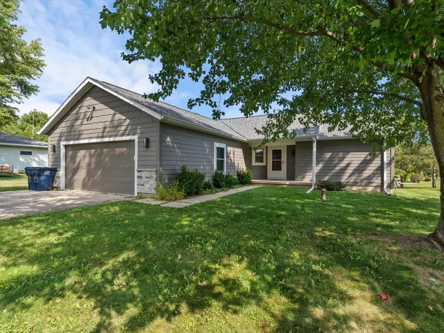 N8426 Pine Road, Beaver Dam, WI 53916