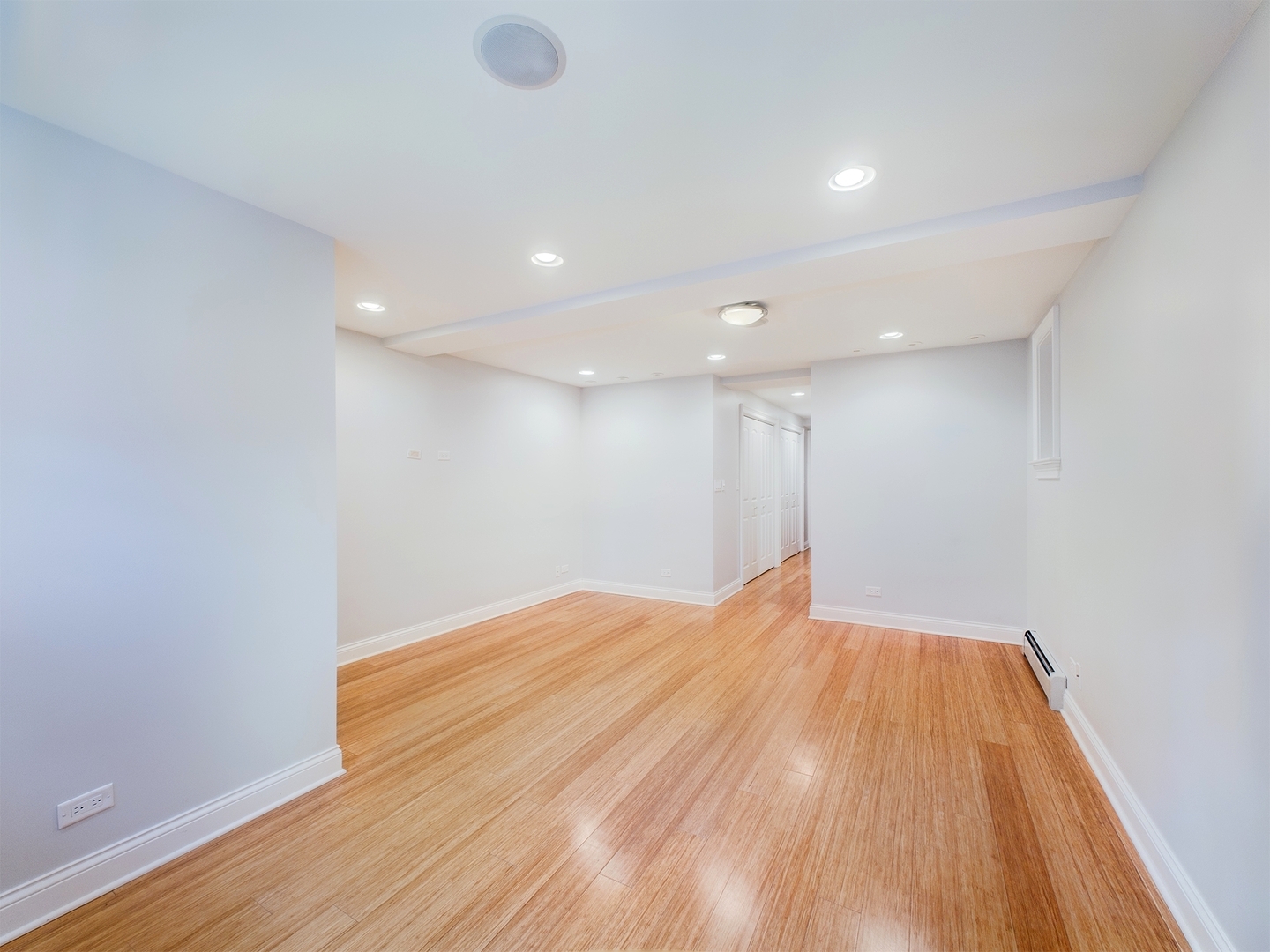 632 West Barry Avenue, Unit GS Chicago, IL 60657 - Photo 16 of 31 a view of empty room with wooden floor