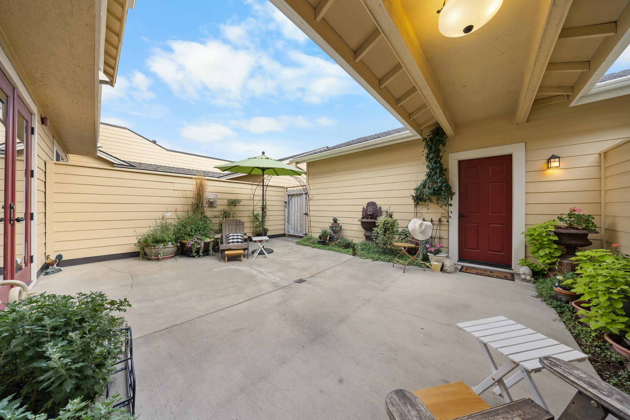 624 Southwest Hill Street Bend, OR 97702 - Photo 39 of 45 a view of a house with a patio