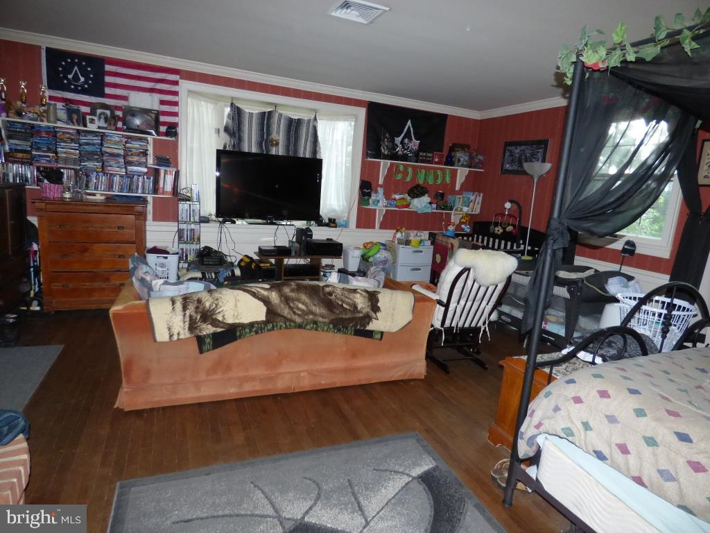 1348 Manor Road Windsor, PA 17366 - Photo 9 of 18