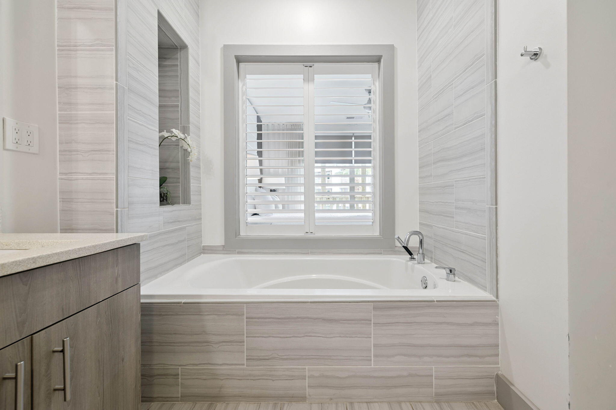 10941 East County Highway 30A, Unit 125 Inlet Beach, FL 32461 - Photo 16 of 41 Array_10941ECountyHwy30A125-21