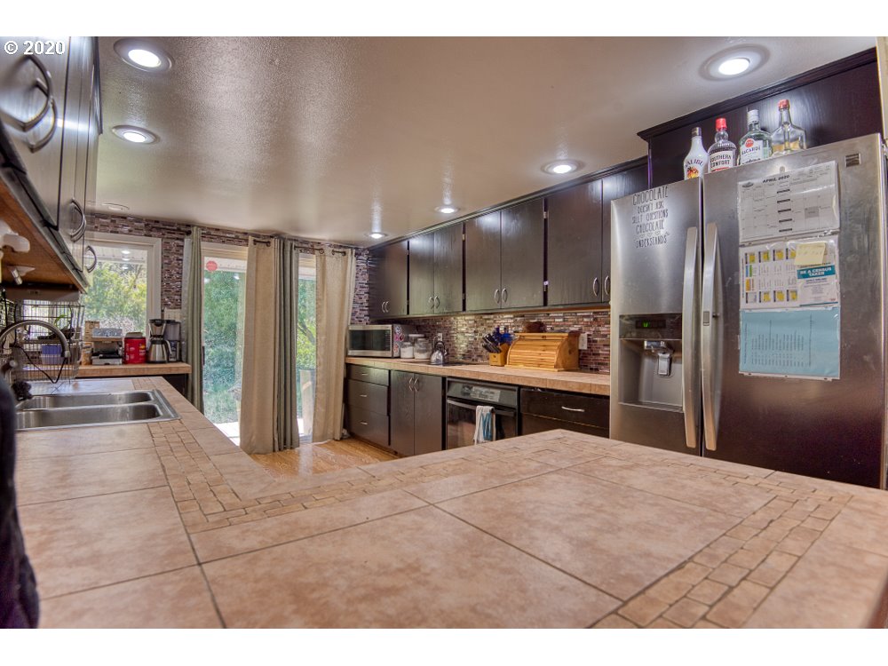 69019 Wildwood Road North Bend, OR 97459 - Photo 12 of 30 Gallery Image 12