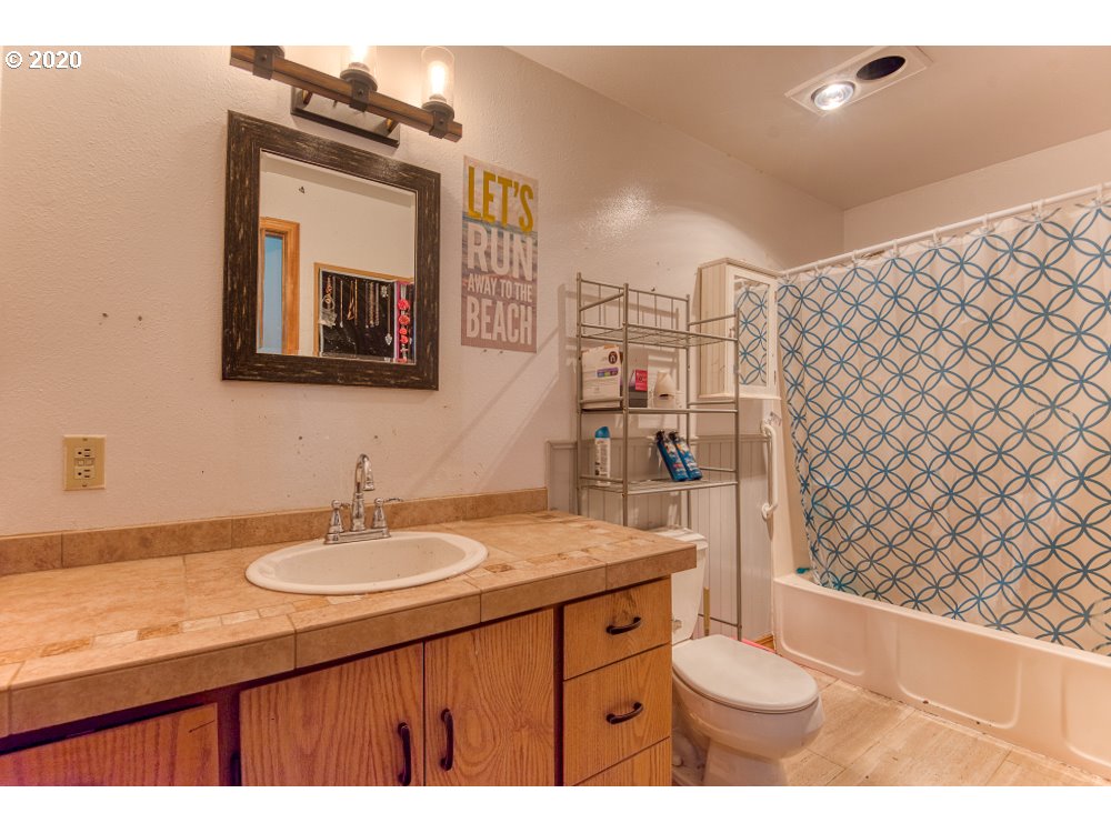 69019 Wildwood Road North Bend, OR 97459 - Photo 25 of 30 Gallery Image 25