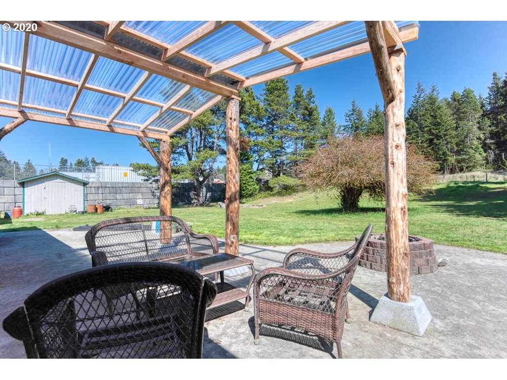69019 Wildwood Road North Bend, OR 97459 - Photo 4 of 30 Gallery Image 4