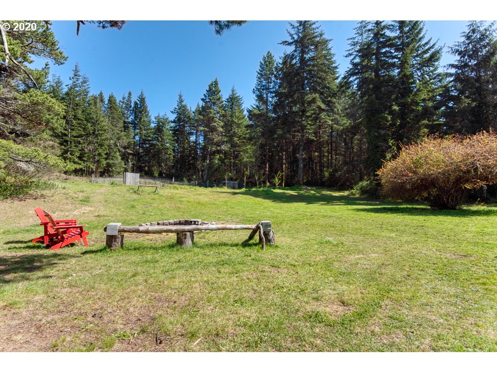 69019 Wildwood Road North Bend, OR 97459 - Photo 5 of 30 Gallery Image 5