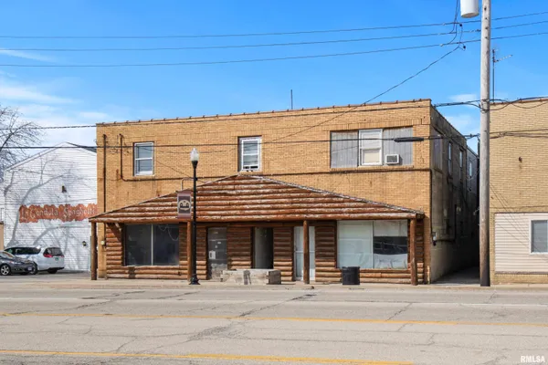 $74,900 | 109-111 South Main Street, Creve Coeur, IL 61610