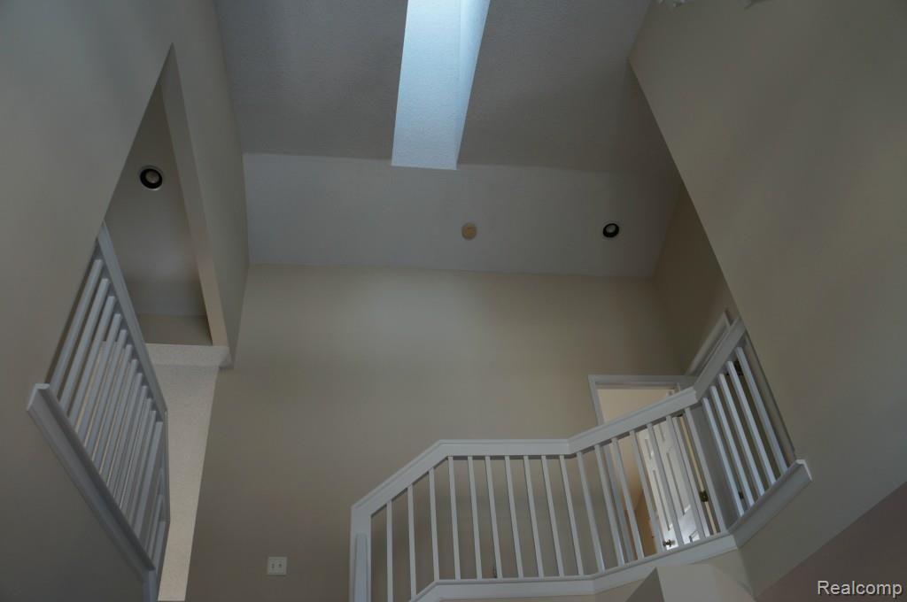 3189 Silverbrook Drive Rochester, MI 48306 - Photo 11 of 32