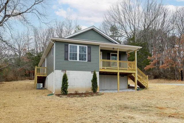 $215,900 | 1104 15th Street, Altavista, VA 24517
