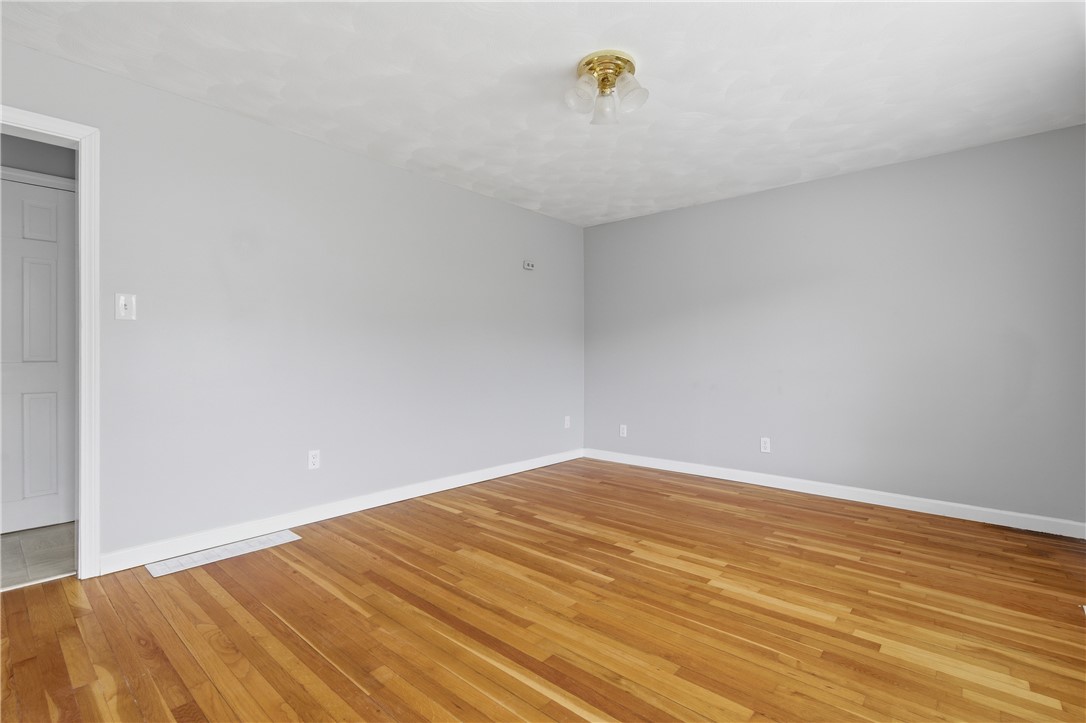 31 Flora Avenue Woonsocket, RI 02895 - Photo 11 of 34