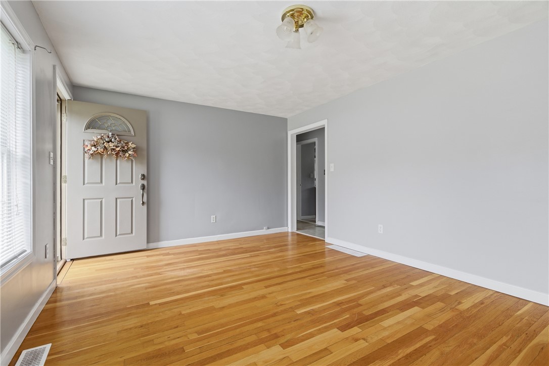 31 Flora Avenue Woonsocket, RI 02895 - Photo 9 of 34