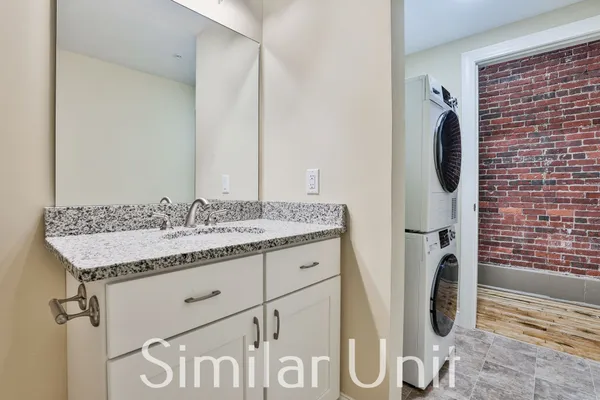$2,365 | 670 North Commercial Street, Unit LL17, Manchester, NH 03101
