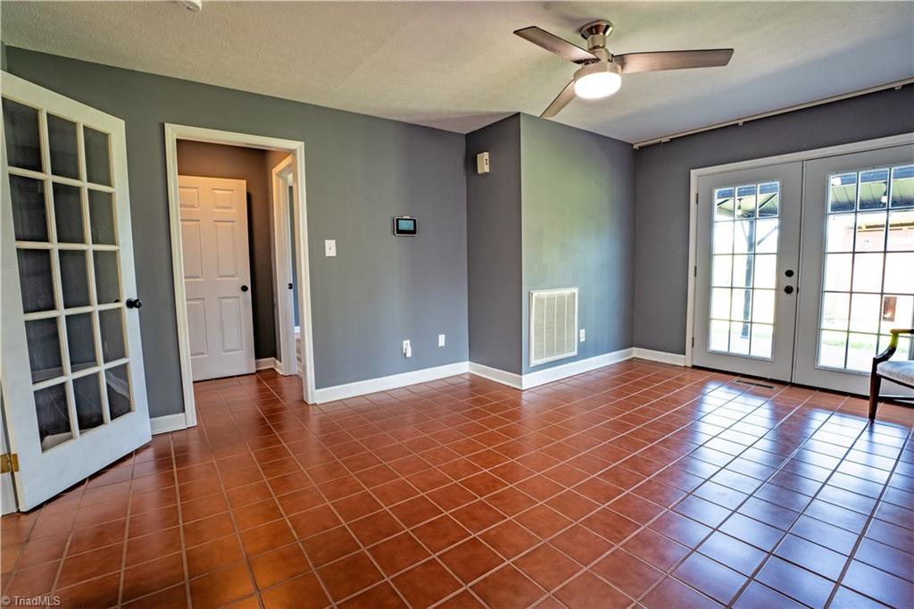 1437 Price Road Eden, NC 27288 - Photo 16 of 47