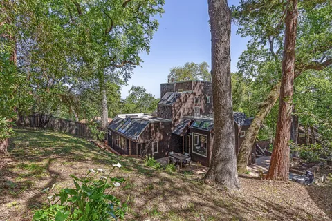 $1,695,000 | 128 Los Trancos Circle, Portola Valley, CA 94028