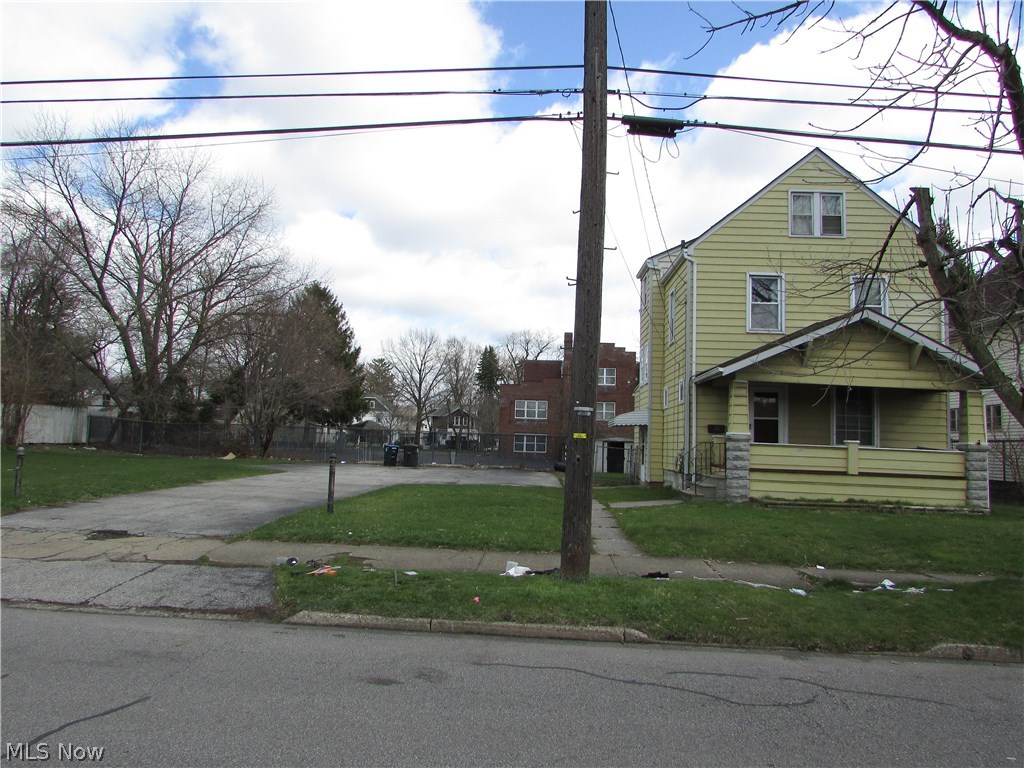 641 Elma Street Akron, OH 44310 - Photo 2 of 12 Gallery Image 2