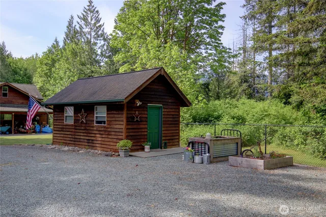 $975,000 | 42885 Rivers Edge Court, Concrete, WA 98237