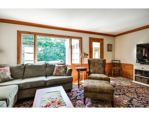 73 Crest Road Wellesley, MA 02482 - Photo 6 of 29