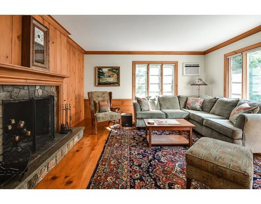 73 Crest Road Wellesley, MA 02482 - Photo 7 of 29