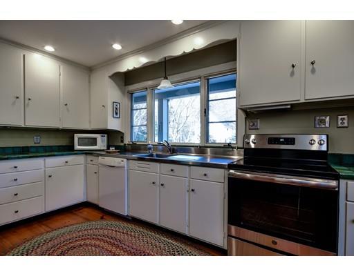 73 Crest Road Wellesley, MA 02482 - Photo 9 of 29