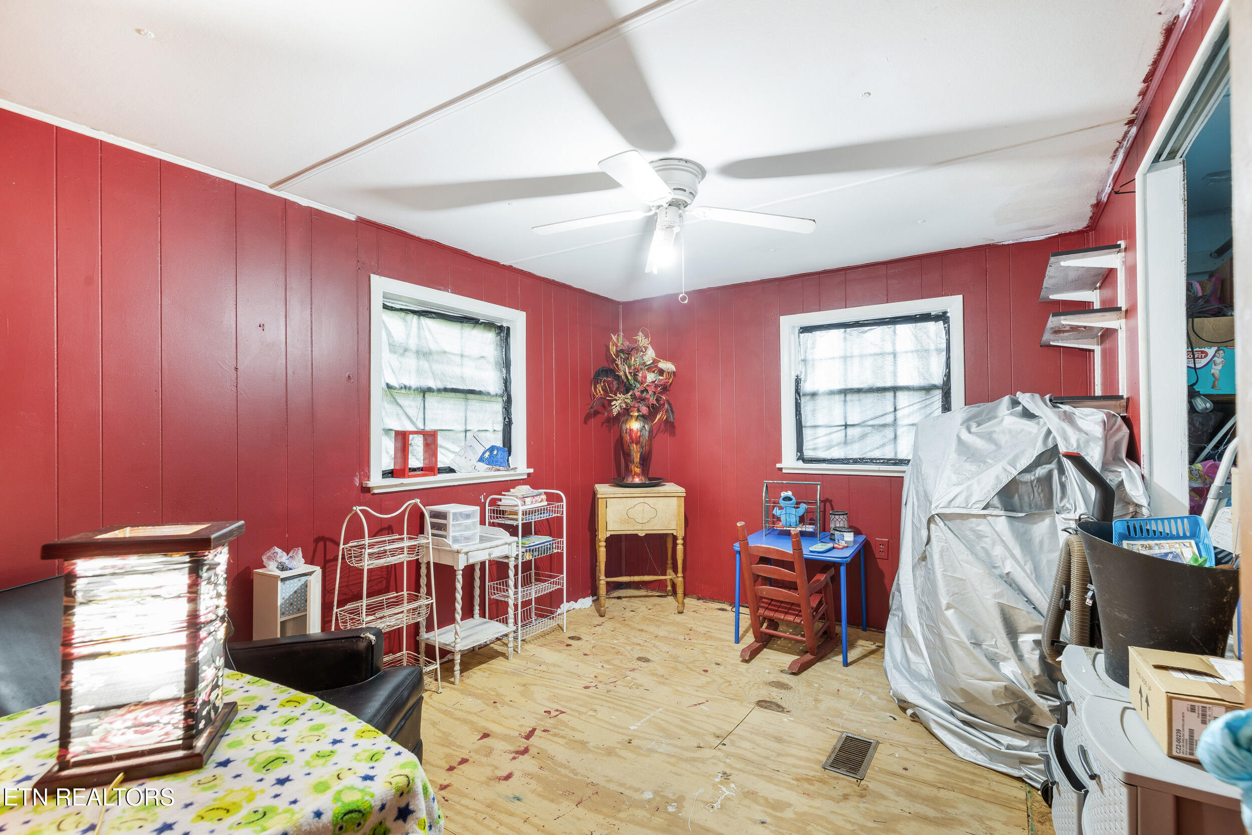 323 Vannoy Road Tazewell, TN 37879 - Photo 40 of 43 036