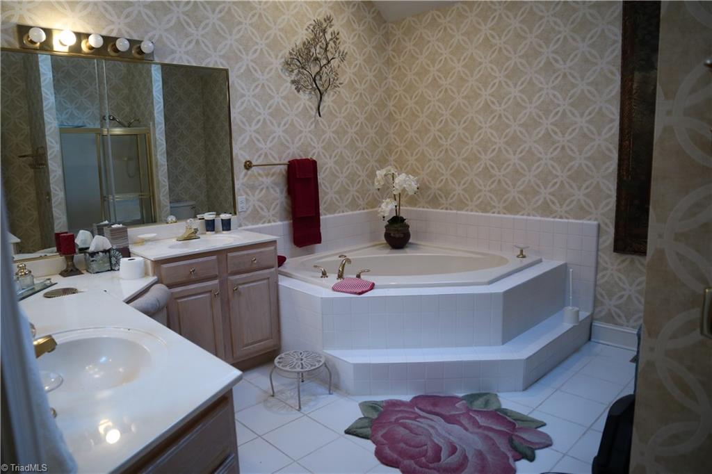 1236 Gatehouse Road High Point, NC 27262 - Photo 9 of 17 Large Master Bath