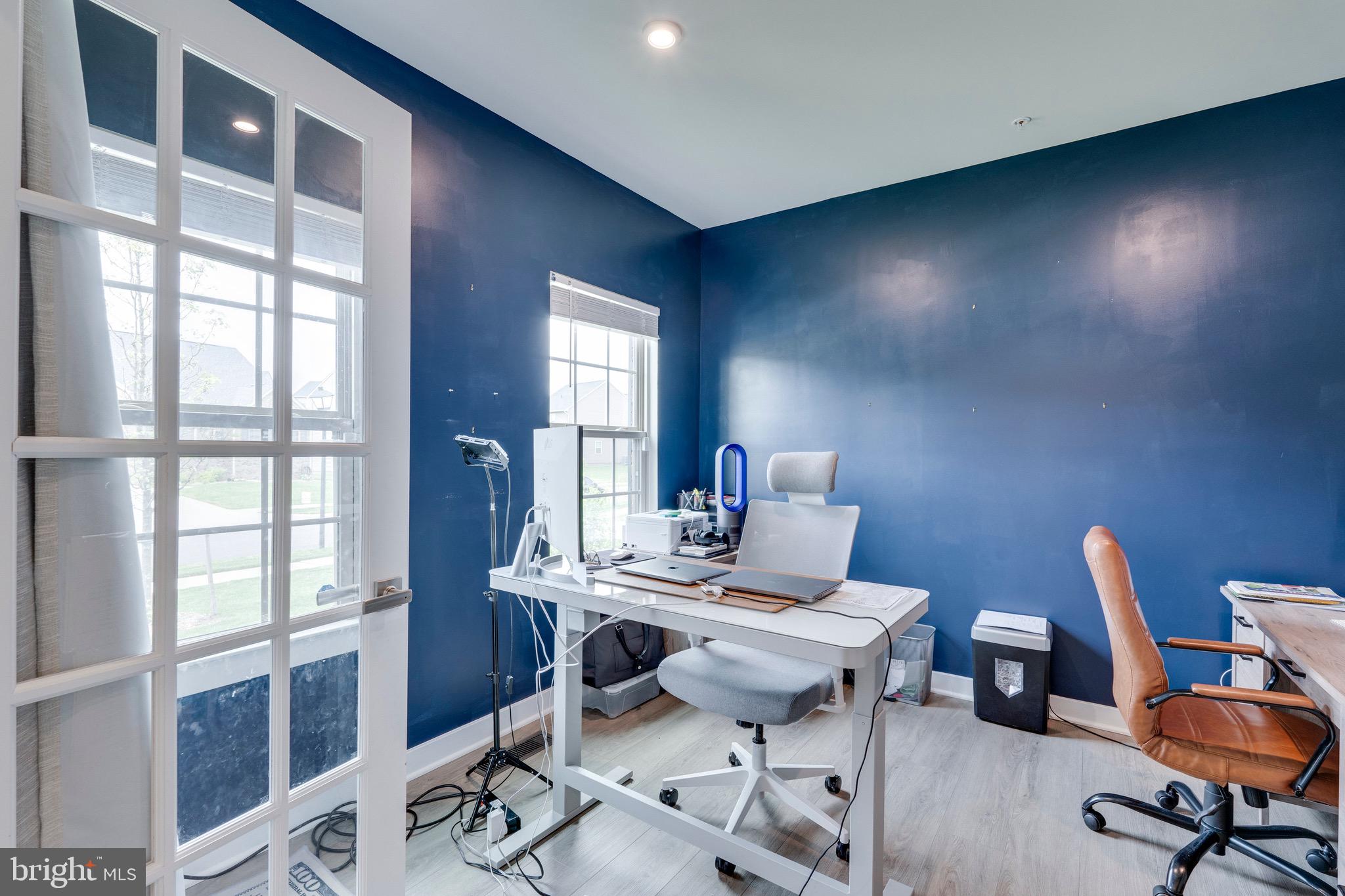 9004 Cavesson Way Upper Marlboro, MD 20772 - Photo 38 of 60 a living room with furniture and a window