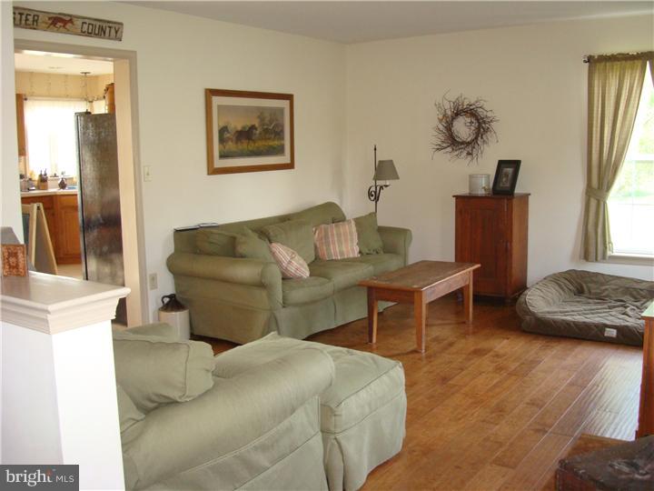 308 Israel Mill Road Atglen, PA 19310 - Photo 3 of 10 Living Room