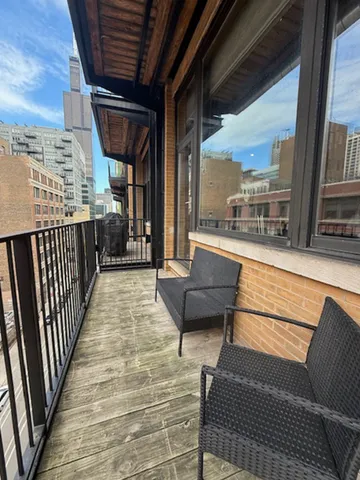 $459,900 | 625 West Jackson Boulevard, Unit 713, Chicago, IL 60661