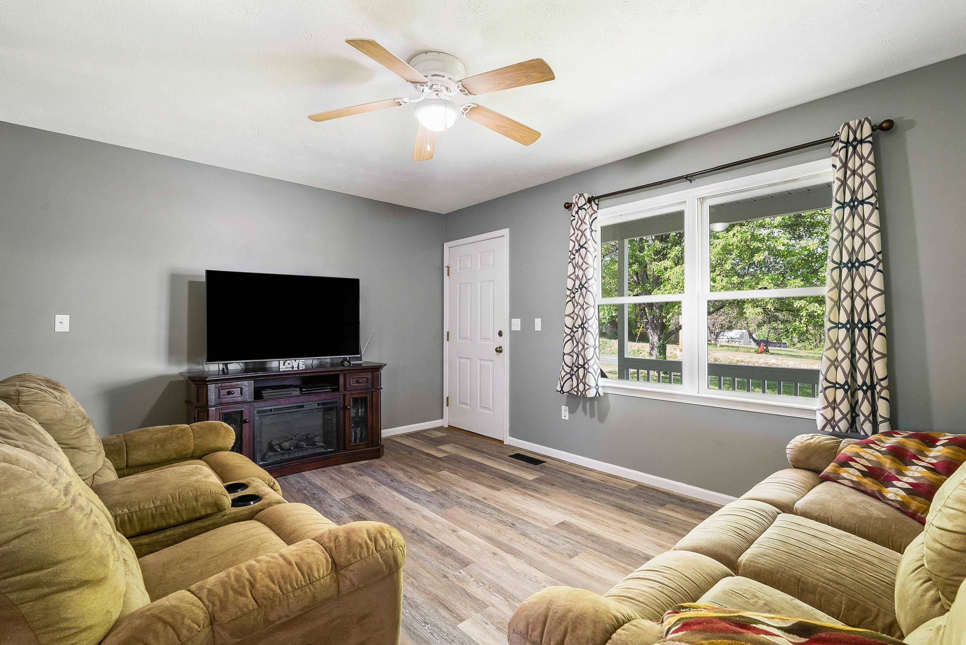 868 Patton Farm Road Stuarts Draft, VA 24477 - Photo 6 of 28