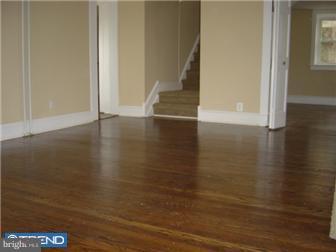 518 Prospect Road Springfield, PA 19064 - Photo 8 of 12 Living Room