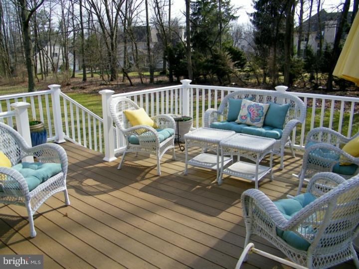 812 Warren Road Ambler, PA 19002 - Photo 22 of 23 Deck