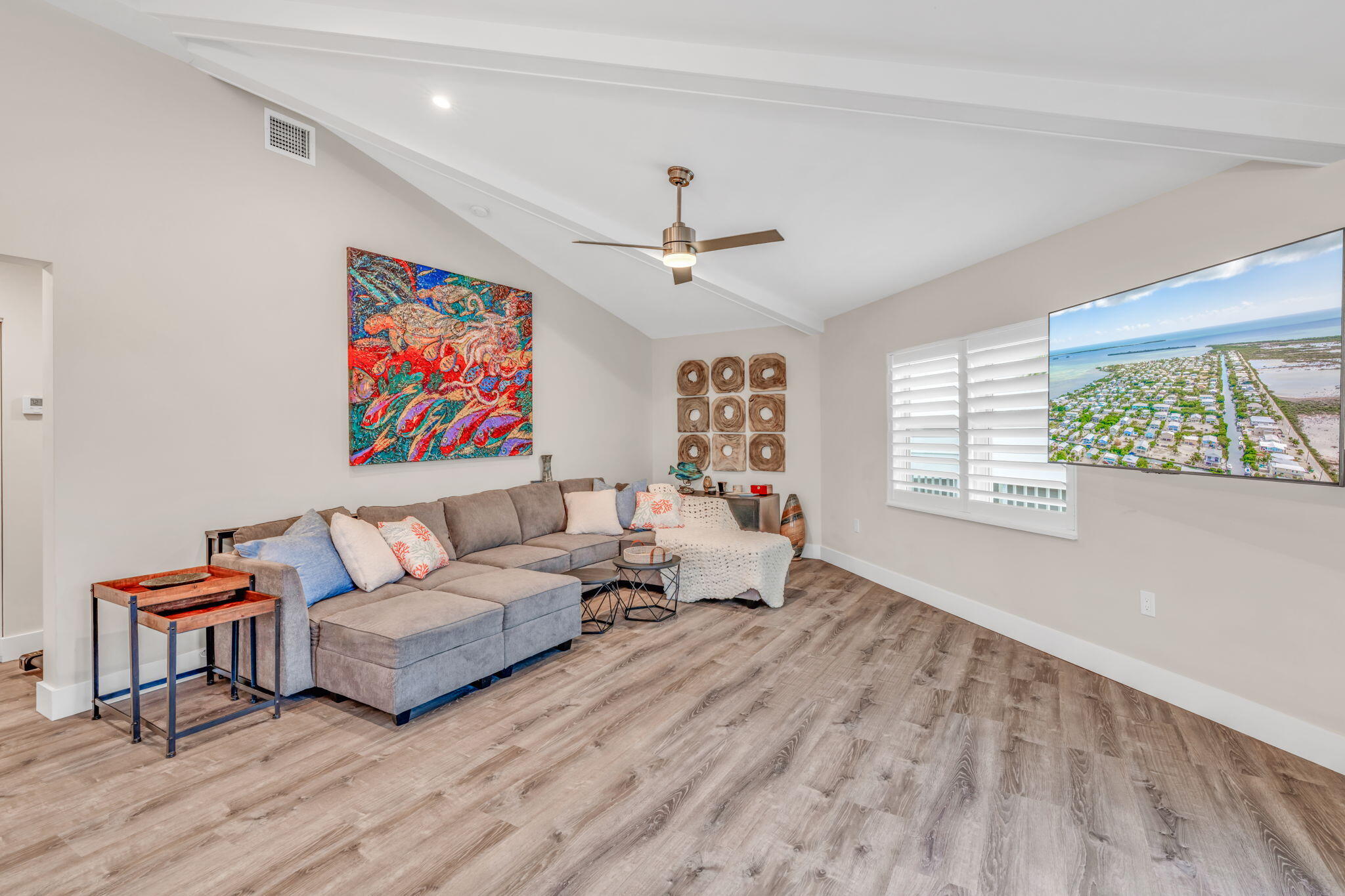 273 Indies Road Summerland Key, FL 33042 - Photo 10 of 37 Living Area