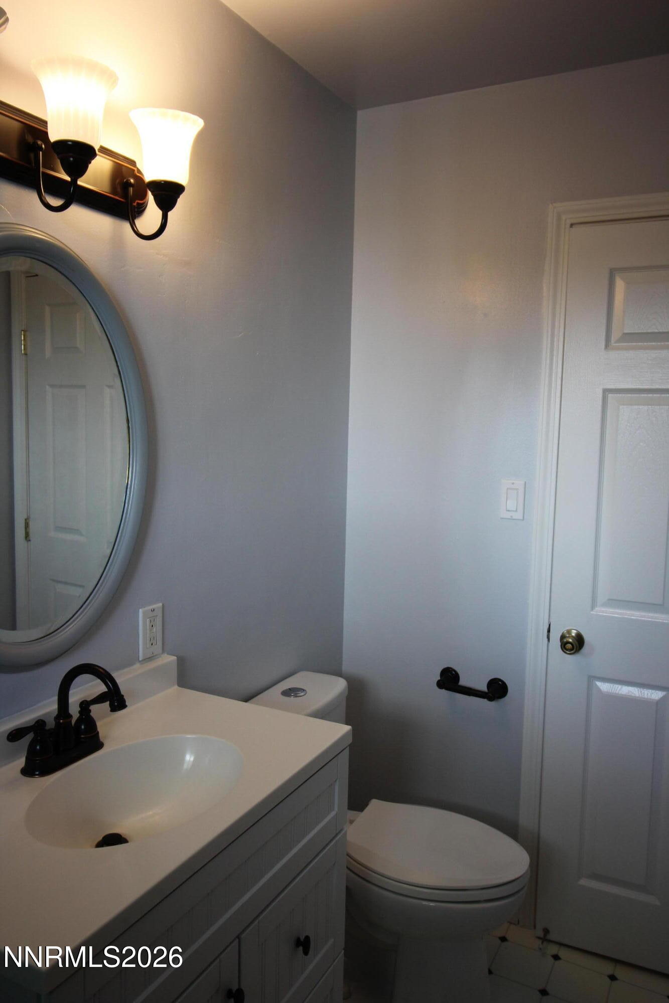 120 Andrew Lane Reno, NV 89521 - Photo 33 of 59 Bathroom 2