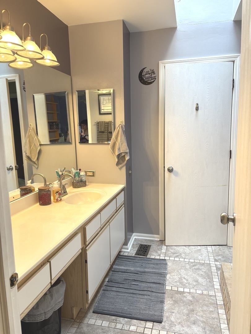 2038 College Green Drive Elgin, IL 60123 - Photo 15 of 21