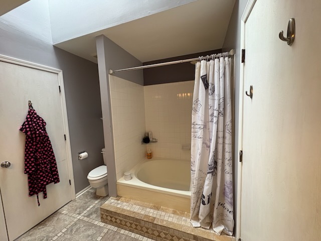 2038 College Green Drive Elgin, IL 60123 - Photo 17 of 21